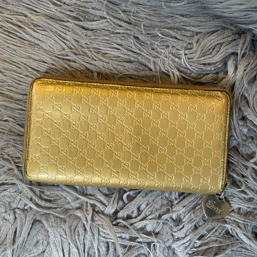 Gucci Gold Microguccissima Patent Leather Long Wallet With Heart Charm Zipper